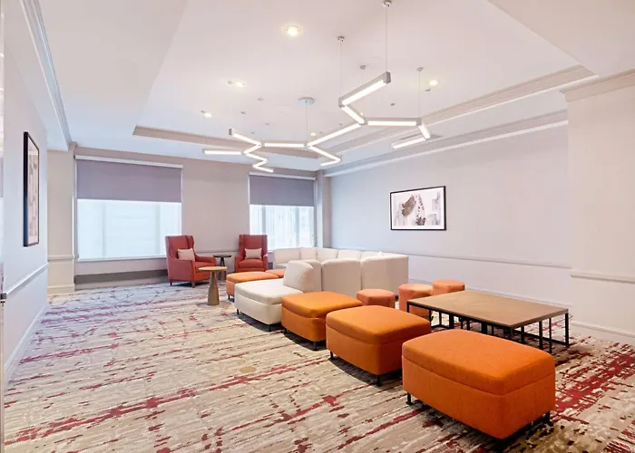Hilton Garden Downtown/magnificent Mile Hotel
