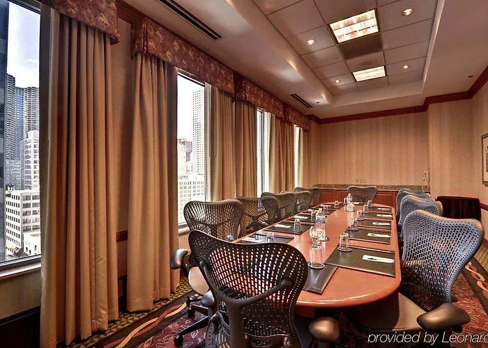 Hilton Garden Downtown/magnificent Mile 3*